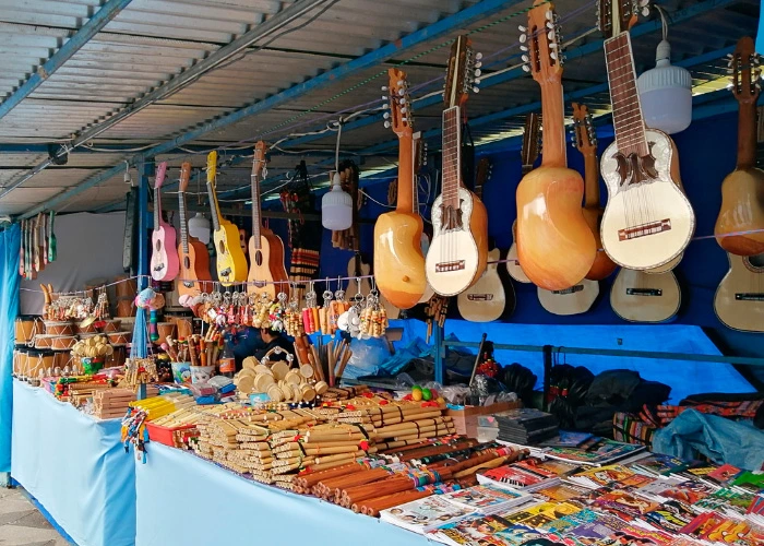Alasitas-Sector instrumentos musicales - La Paz Bolivia